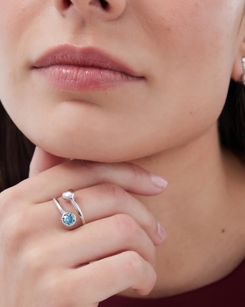 Anillo ajustable Muá corazón con cristal en plata baño rodio