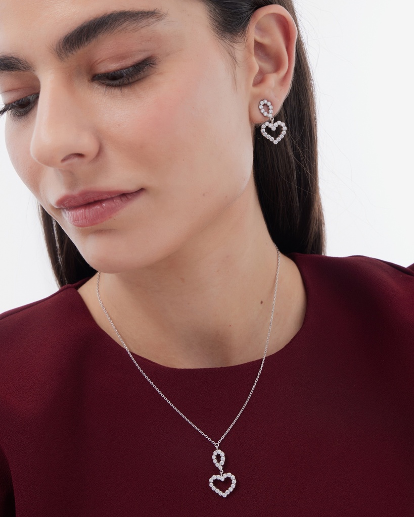 Pendientes cortos Muá lágrima y corazón con cristales riviere blanco en plata baño rodio