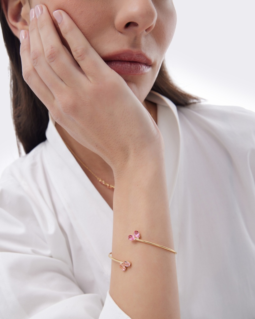 Brazalete Eau con cristal rosa en Plata baño Oro