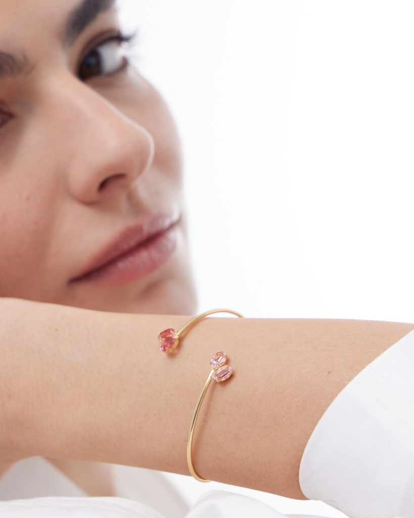 Brazalete Eau con cristal rosa en Plata baño Oro