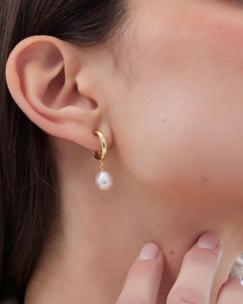 Pendientes aro Solene con perla barroca en Plata baño Oro