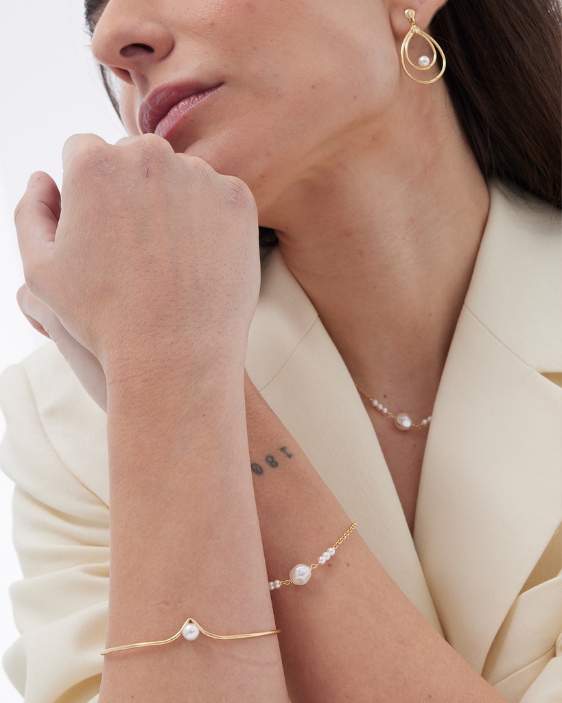Pulsera Solene con perla barroca en Plata baño Oro