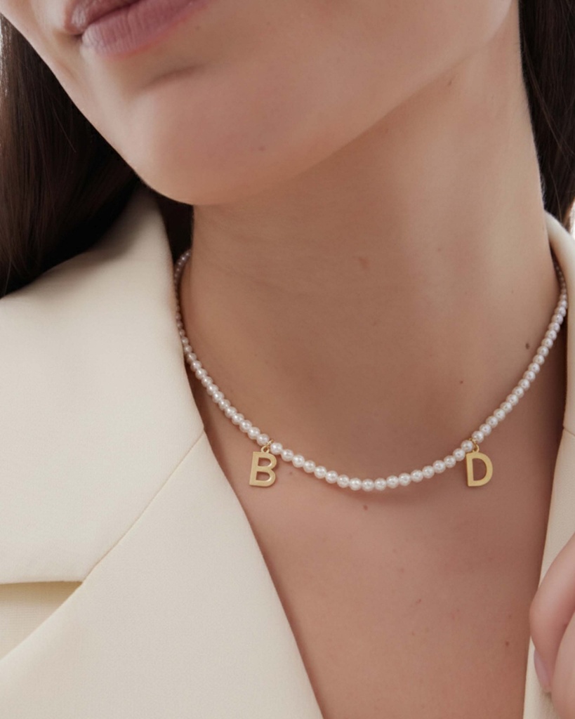 Collar corto personalizado Solene dos letras con perla en Plata baño Oro