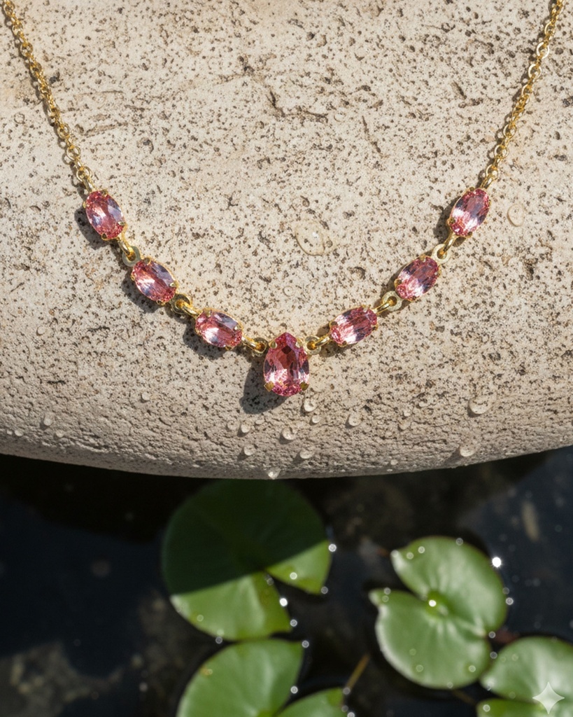 Collar corto Eau con cristal rosa en Plata baño Oro